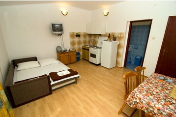 Croazia Privát Starigrad Paklenica, Esterno